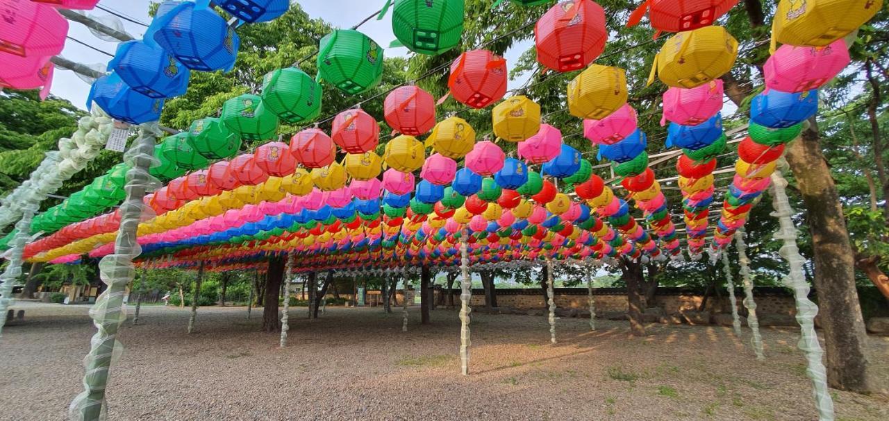 Gyeongju Bonghwangmansion Vandrarhem Exteriör bild