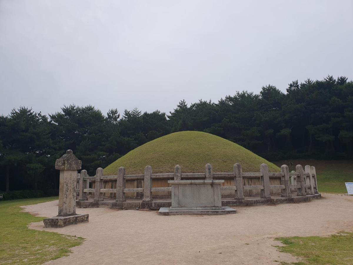 Gyeongju Bonghwangmansion Vandrarhem Exteriör bild