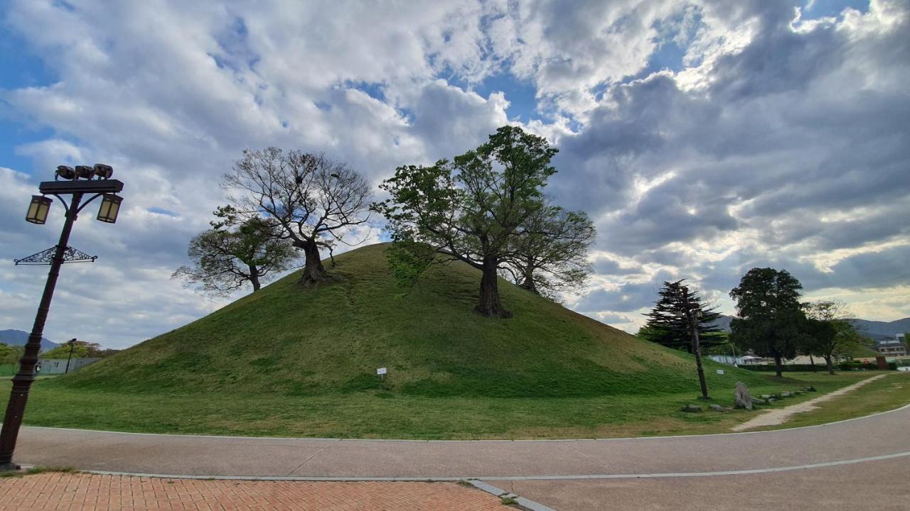 Gyeongju Bonghwangmansion Vandrarhem Exteriör bild
